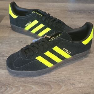 NWT- Adidas Gazelle Black with Neon Yellow Stripes MENS Size 10 JR3841
